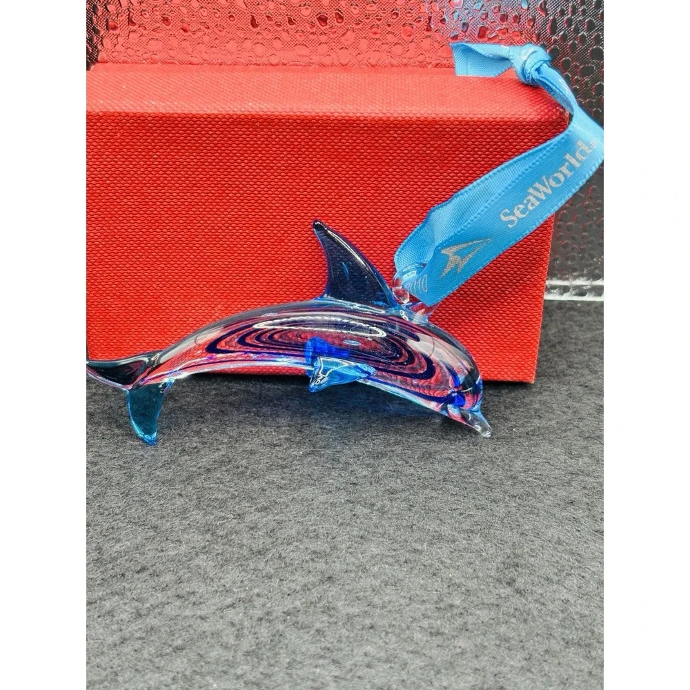 SeaWorld 2010  Blown Blue Swirl Glass Orca  Dolphin Ornament in box New